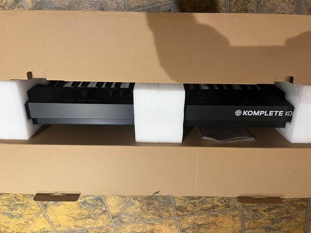 Native Instruments Komplete Kontrol A49 Keyboard Controller DAW FREE Ship NI