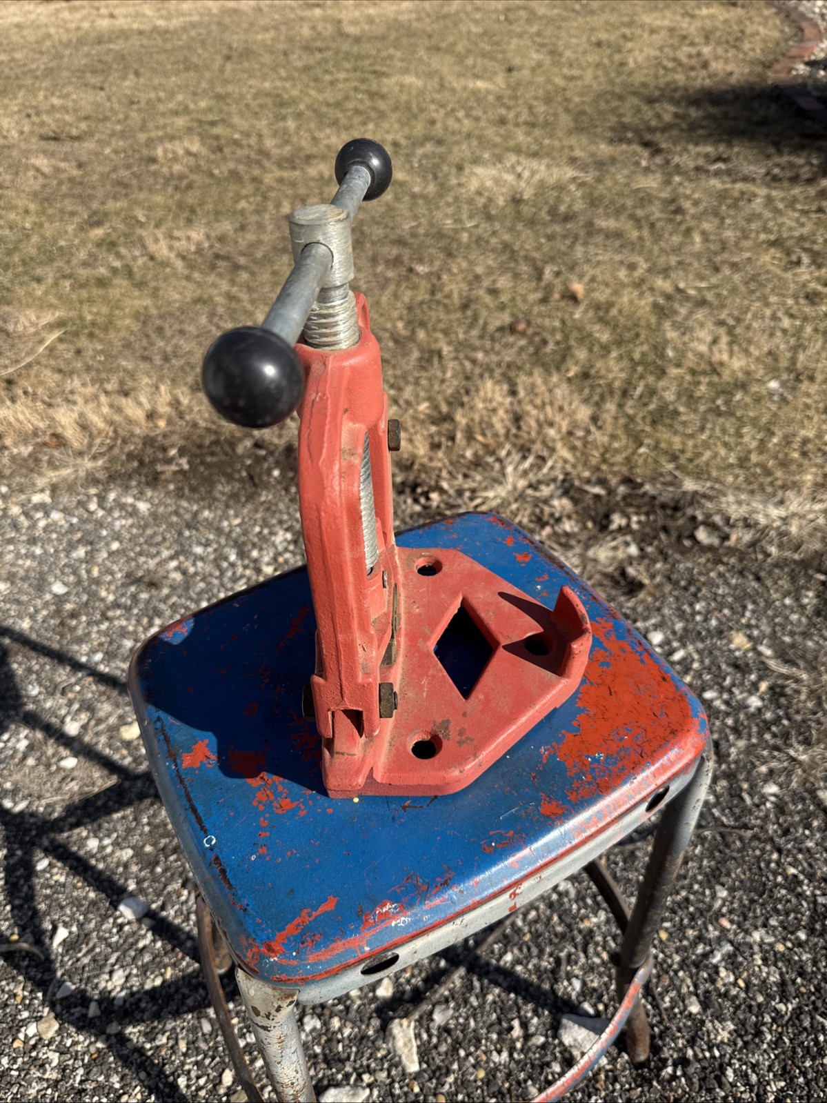 Pipe Vise. Pipe Clamp. Tool Cast Iron. Heavy Duty. (T11)
