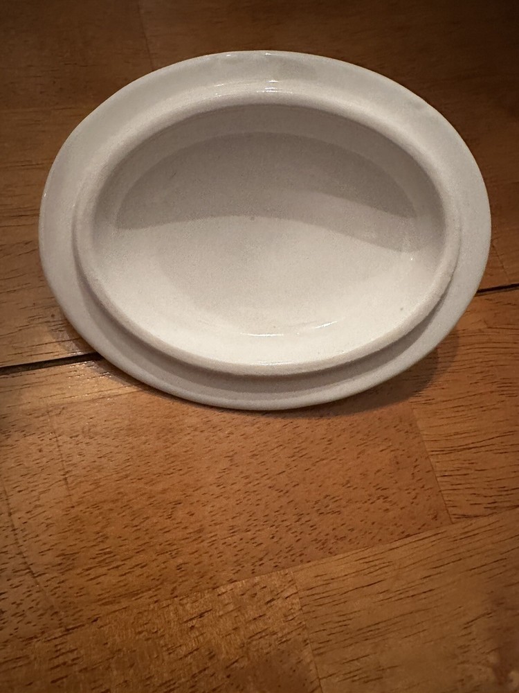 Off White Small Ceramic Bowl With Lid