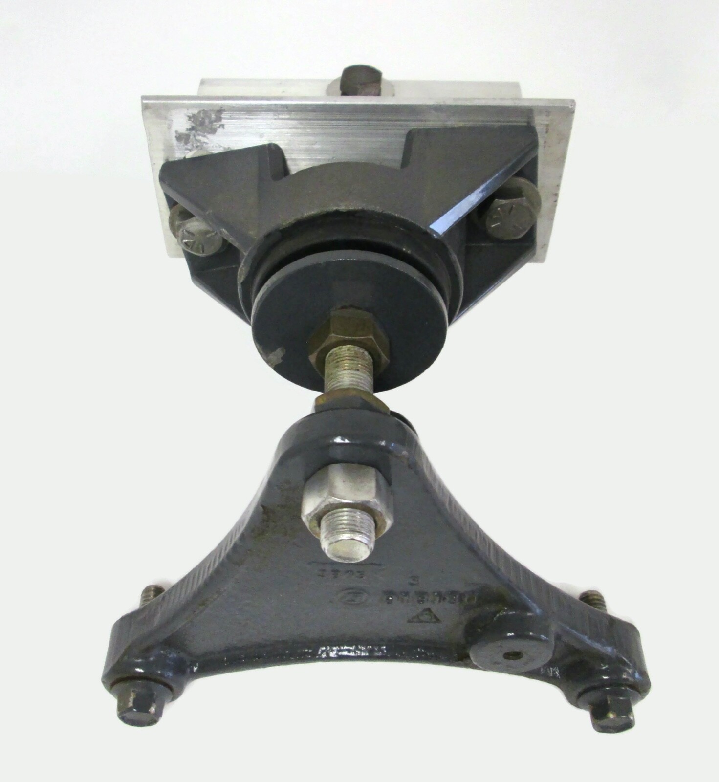 3853805 3853806 V8 OMC King Cobra Marine Engine 2 SETS Motor Mounts & Brackets