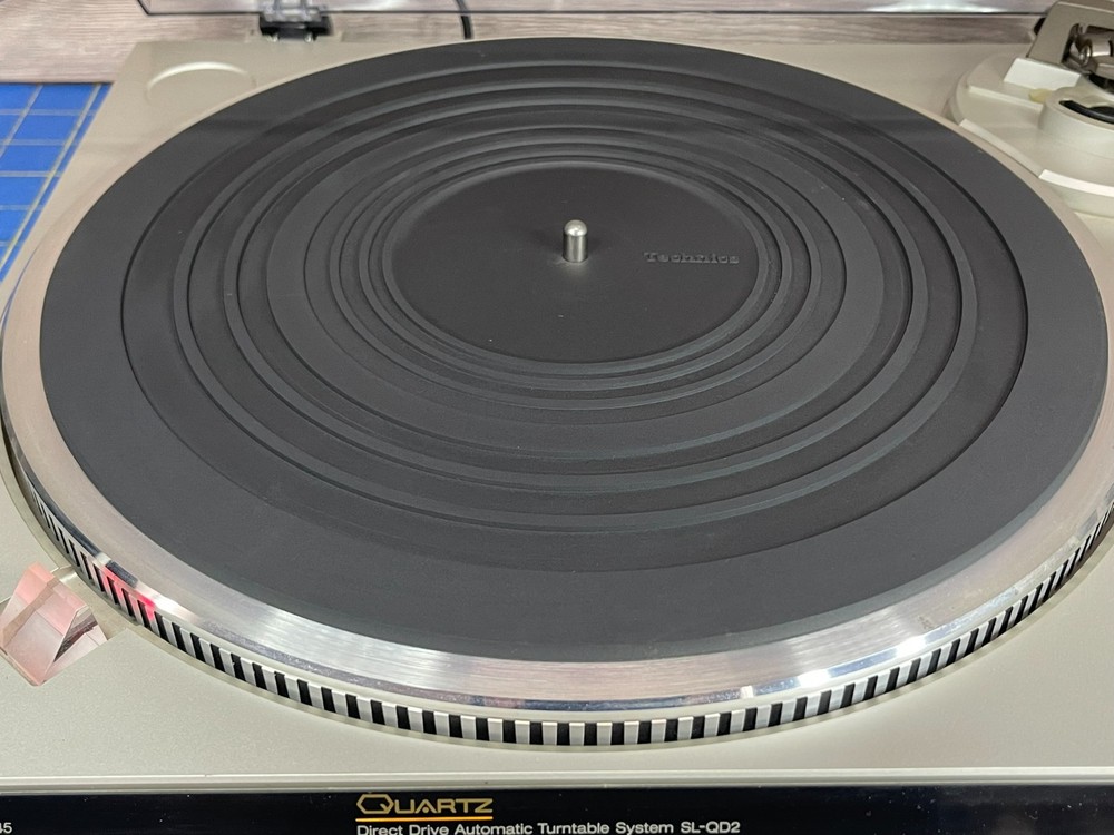 Technics direct drive auto-return turntable quartz SL-QD2