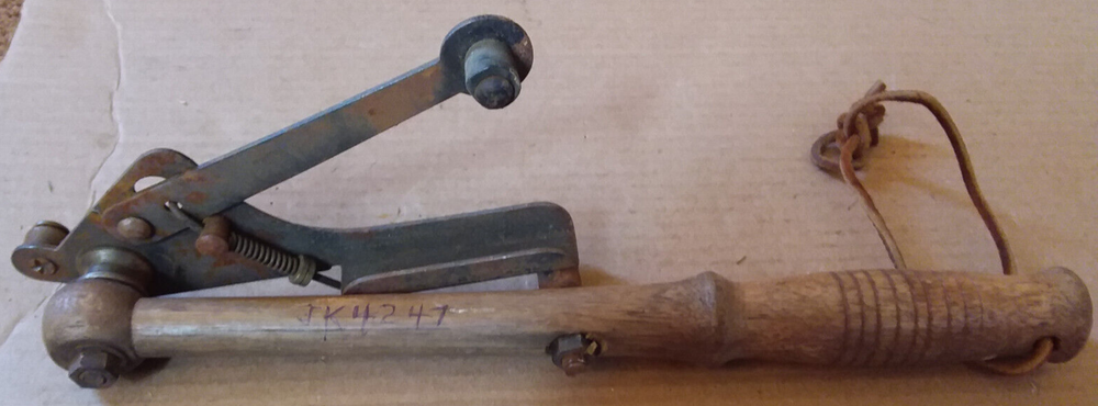 Vintage Clay Pigeon Thrower - Used