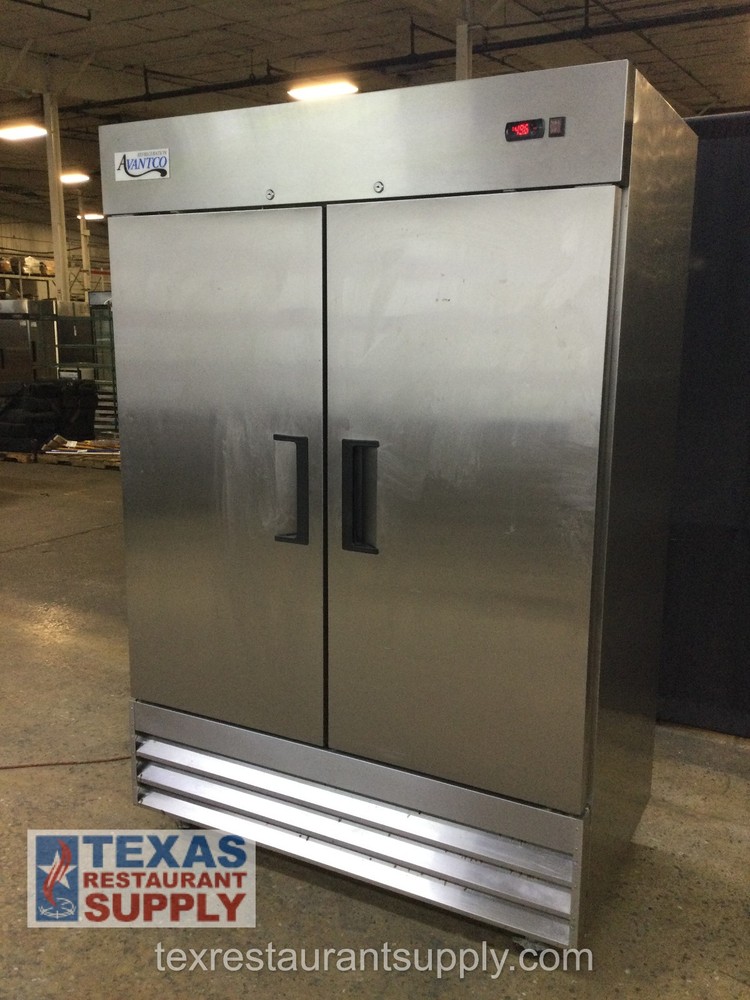Avantco 178A49RHC 54” 2 Solid Door Refrigerator With Casters