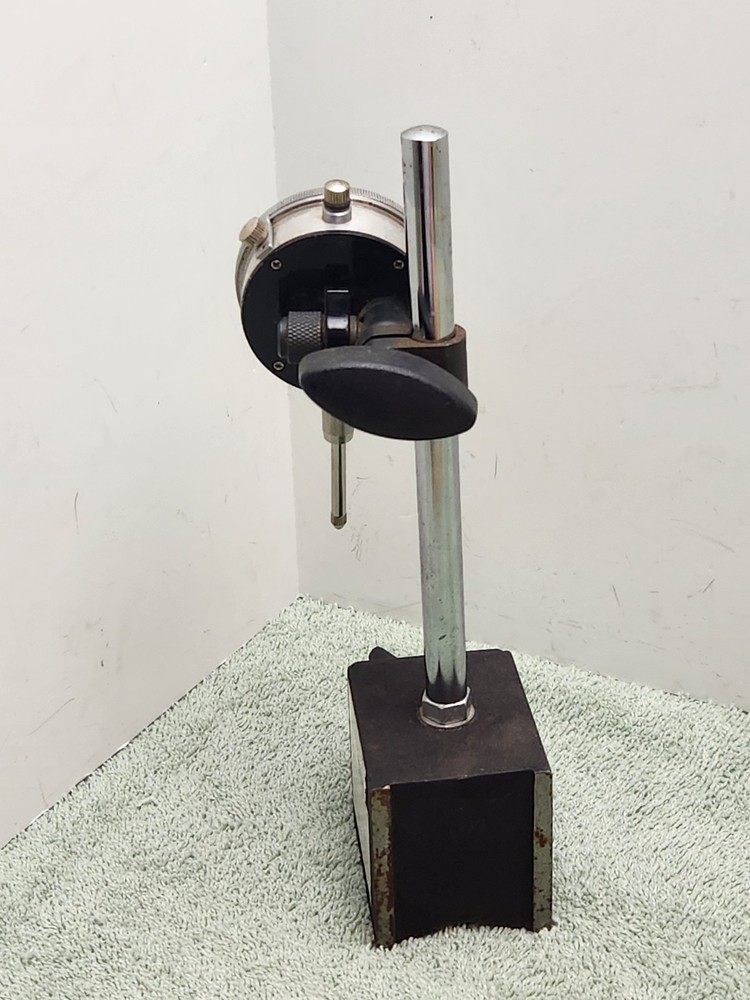 Multi-Position Magnetic Base with fine adjustment 05645 Harbor Freight