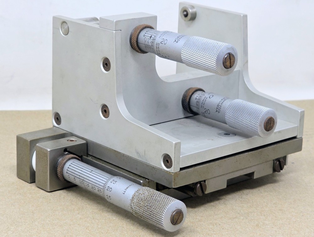 Platform Stage w/ 3x Starrett