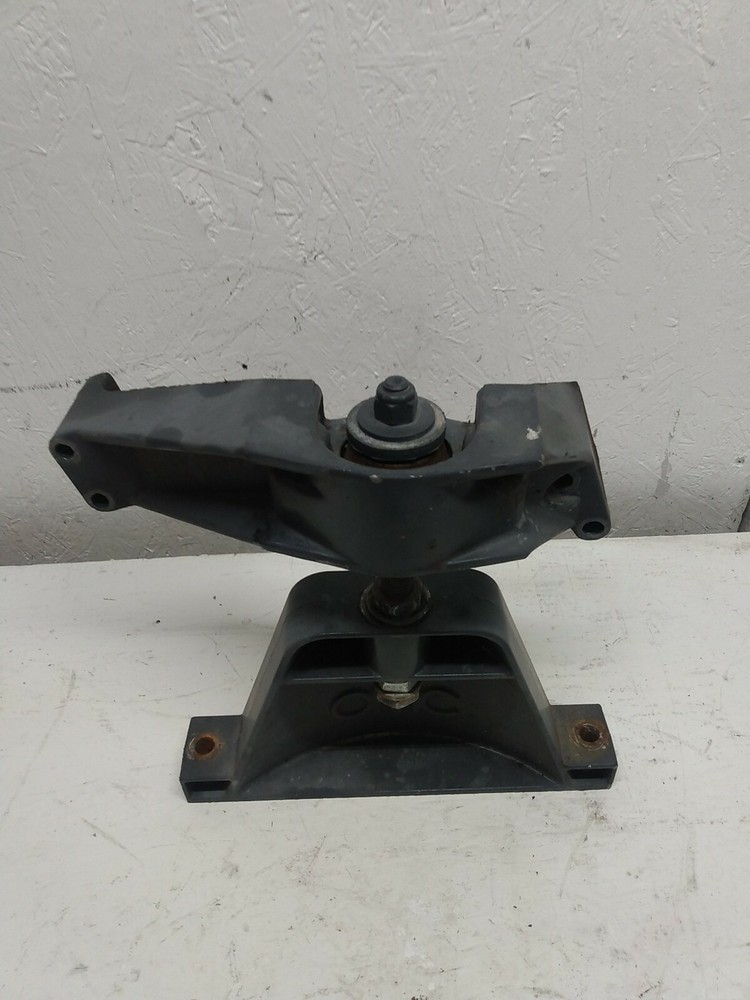 Omc Cobra 3.0 Front Engine Mount Used