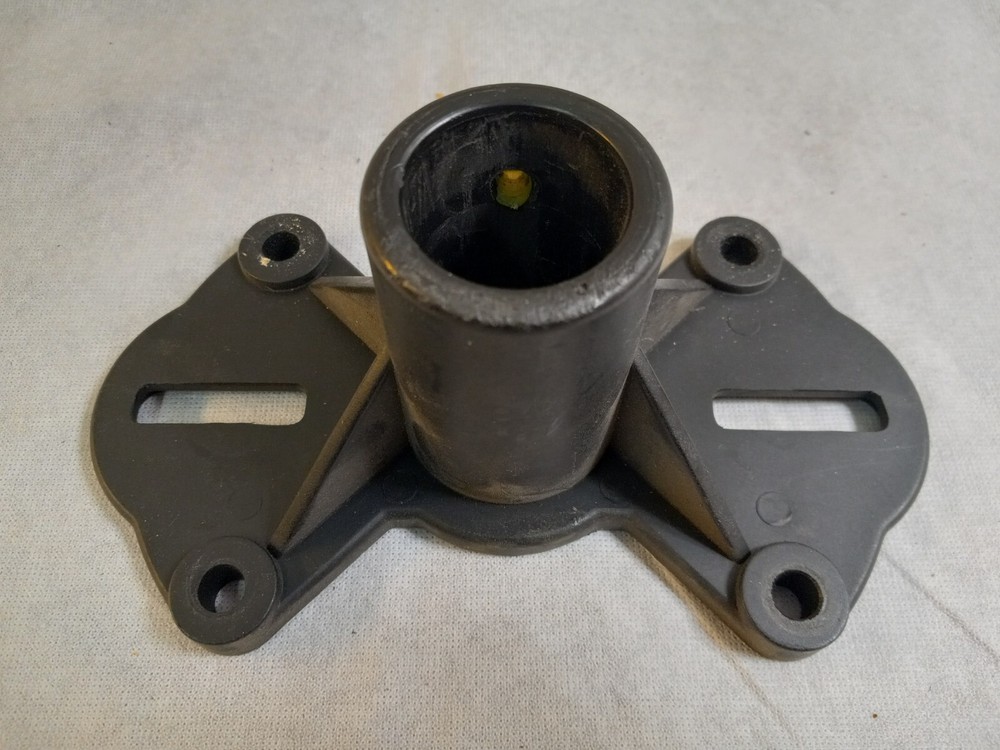 Speaker Pole MOUNTING BRACKET - Missing Lock Down