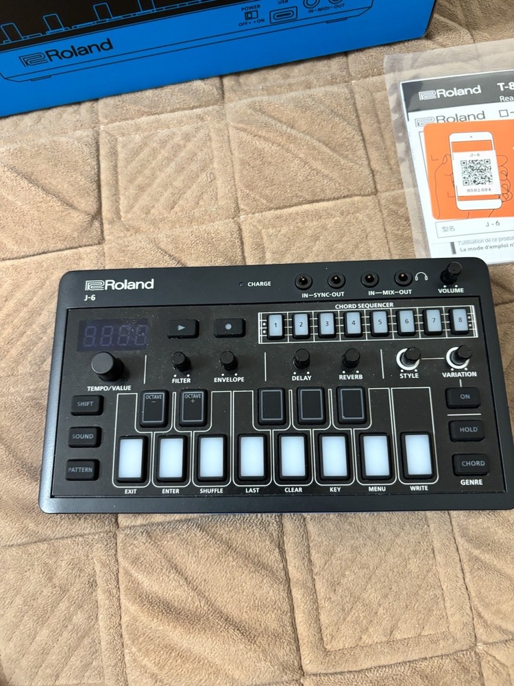 Roland J6