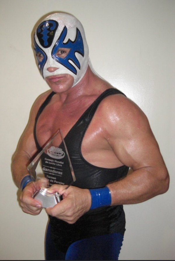 Atlantis CMLL. Semiprofesional Mask in White and Blue.