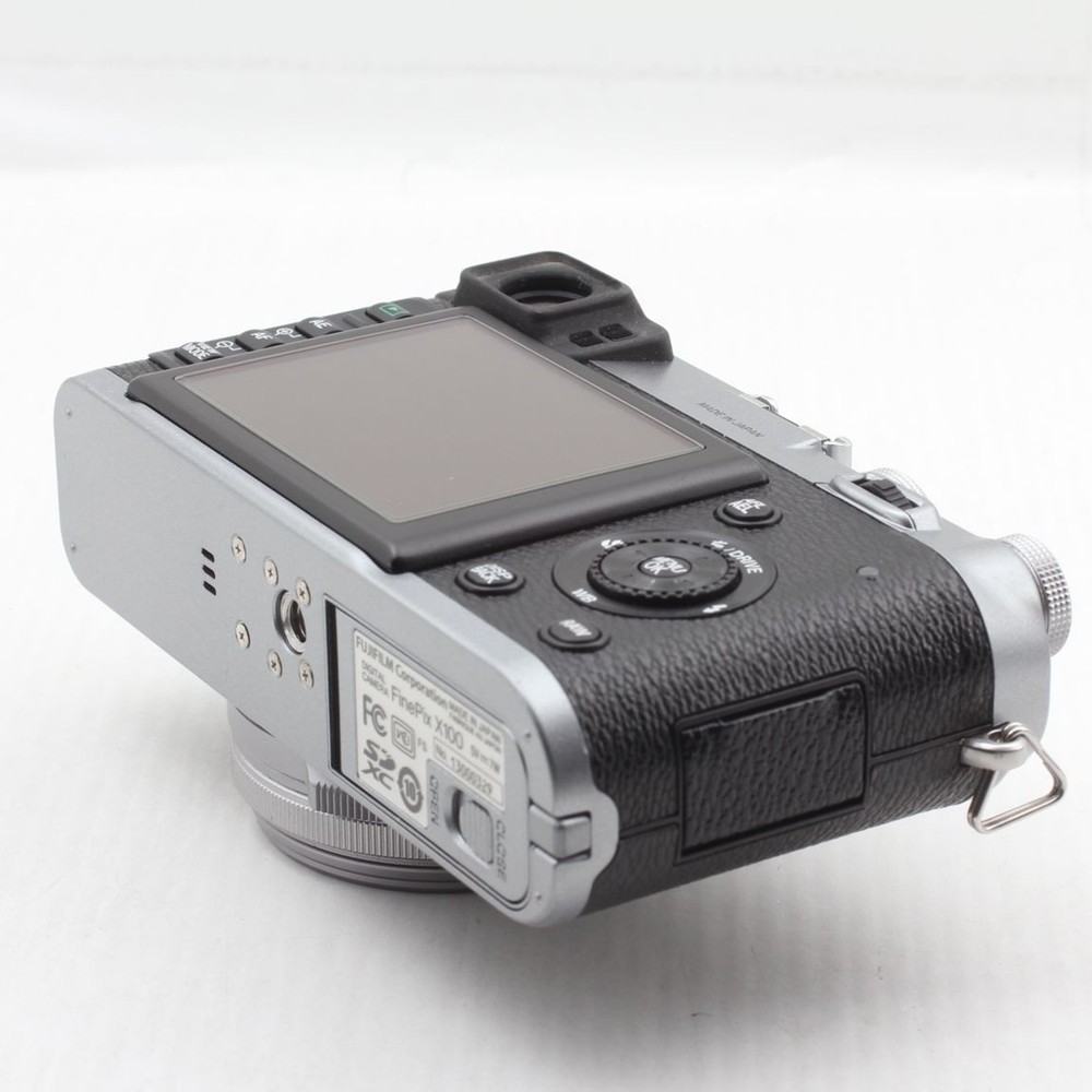 FUJIFILM FinePix x100 Siler Digital Camera