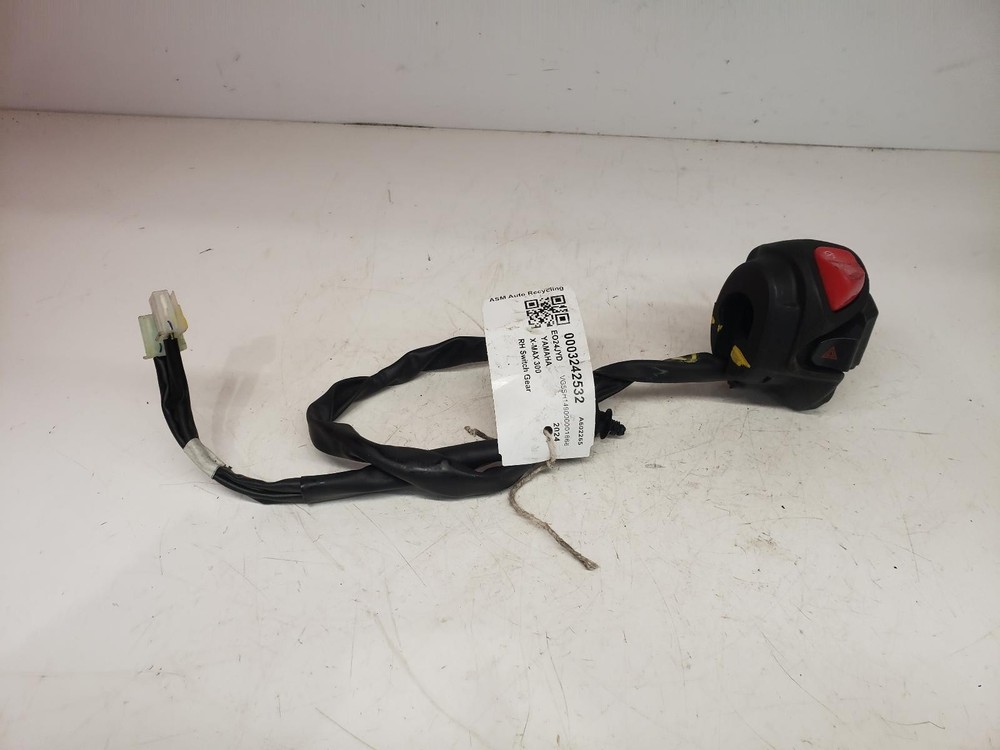 YAMAHA X-MAX 300 2024 RIGHT SIDE SWITCH GEAR