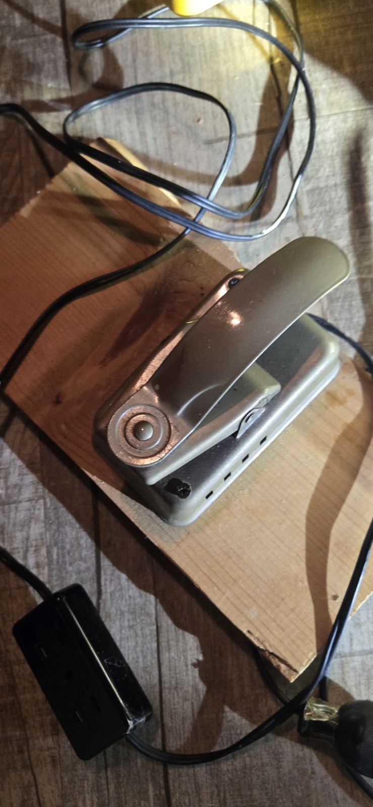 Vintage WHITE Sewing Machine Model 764 with Pedal EXCELLENT SHAPE