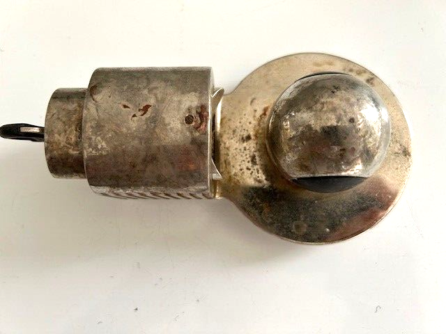 Trailer hitch lock MasterLock model 377, one key.