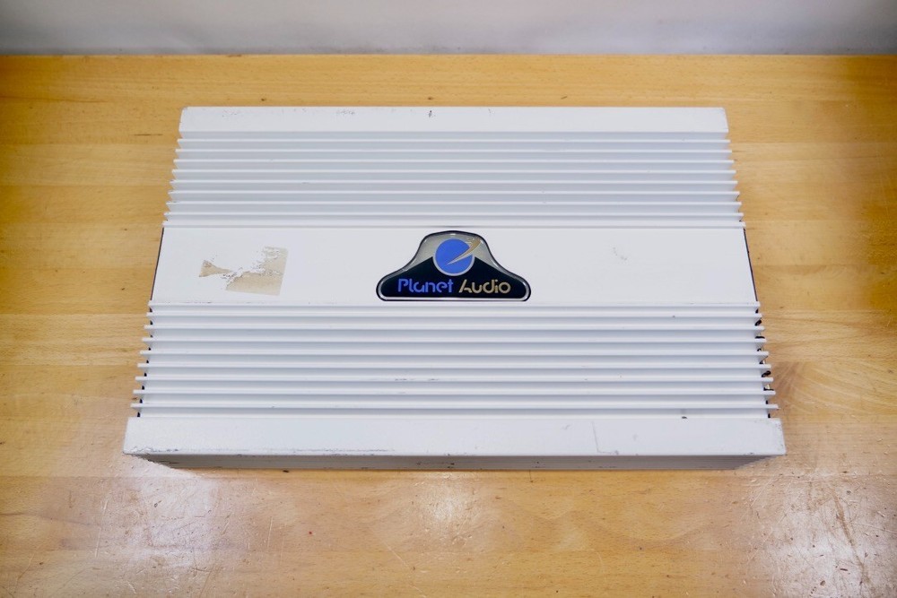 1998 PLANET AUDIO MOSFET AMPLIFIER Old School P1502