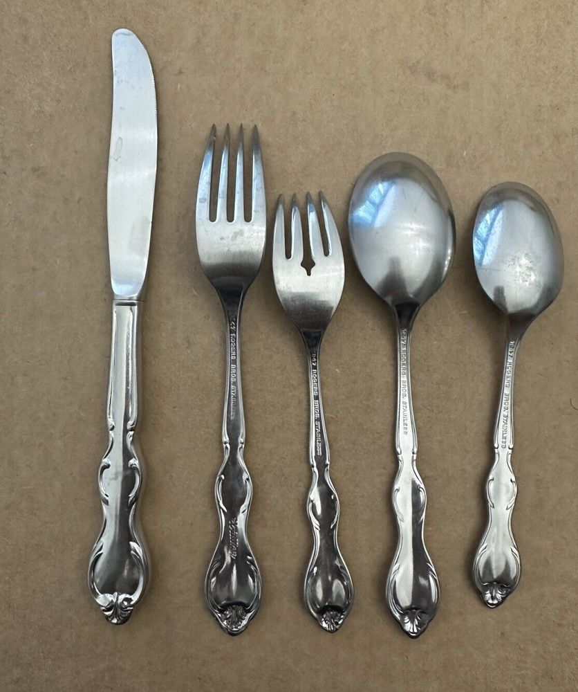 1847 Rogers Bros Cotillion 5pc Place Setting Stainless Flatware Fork Spoon Knife
