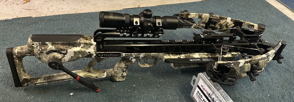 TenPoint Viper S400 Crossbow w/scope camo