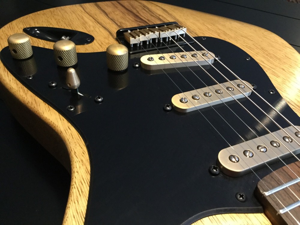 Solid Brass / Stratocaster DOME Guitar Knobs & Switch Tip SET / 3-Knobs / 1-Tip