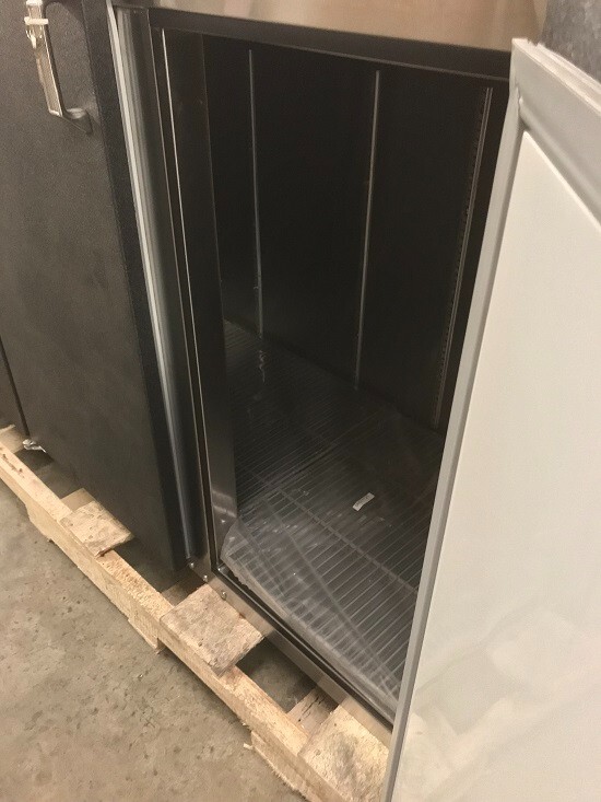 Glastender 92" Refrigerated Back Bar Cabient C1FB92-R 4- Section, Solid Door