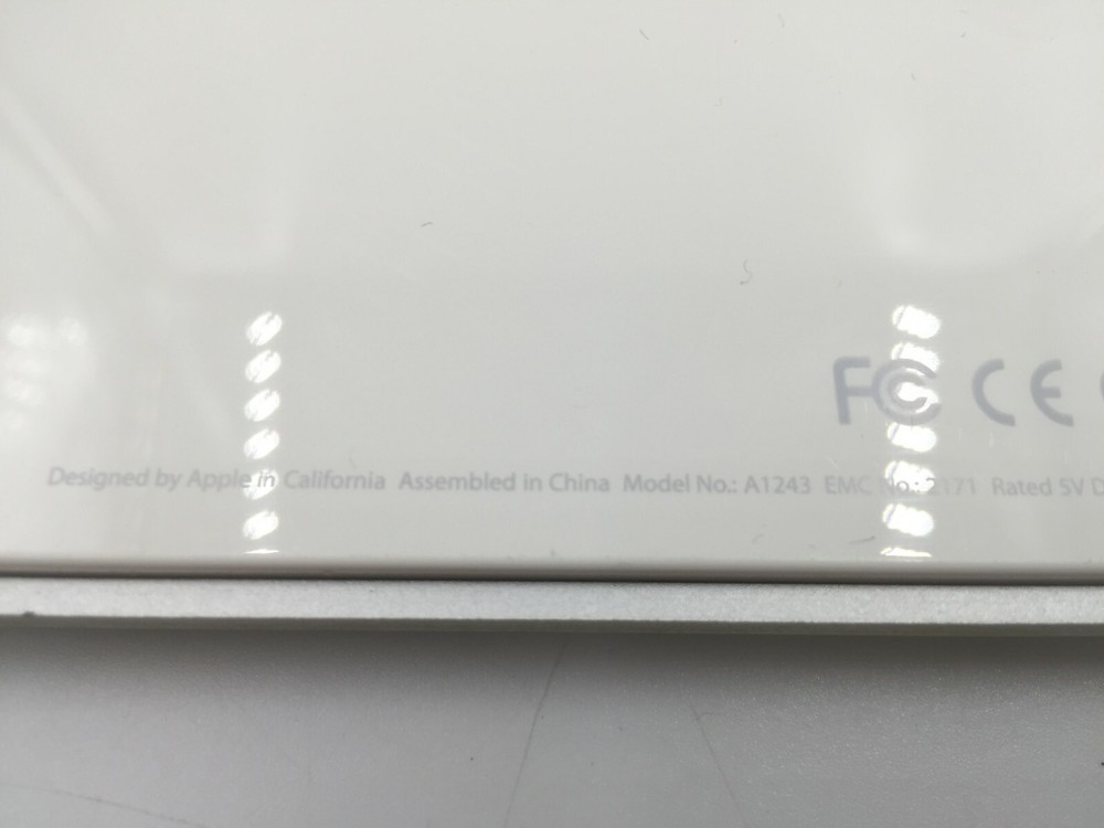 Genuine Apple A1243 Wired Mac Standard USB Keyboard w/ Numeric Keypad White