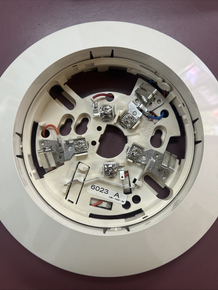 System Sensor B402B Plugin Detector Base, E-23