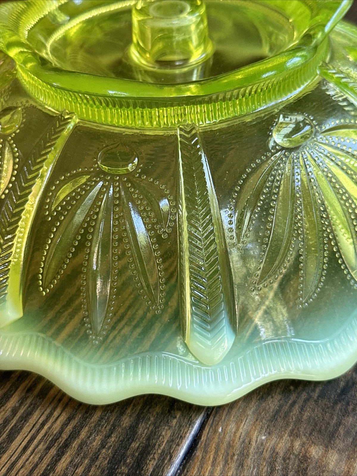 Fenton Topaz Opalescent Cactus Centerpiece Bowl Only Missing Horn Yellow Art