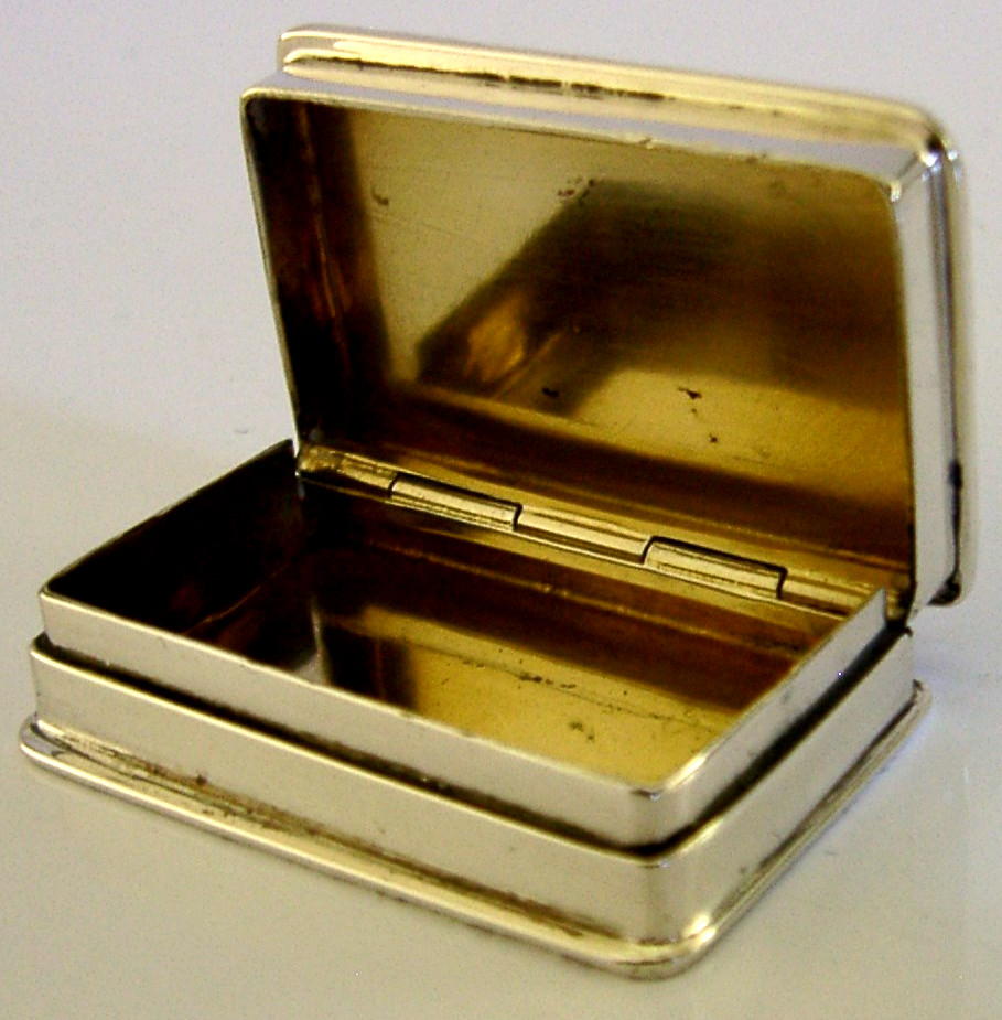 ENGLISH CAST SOLID STERLING SILVER WINDSOR CASTLE TOP BOX 1977