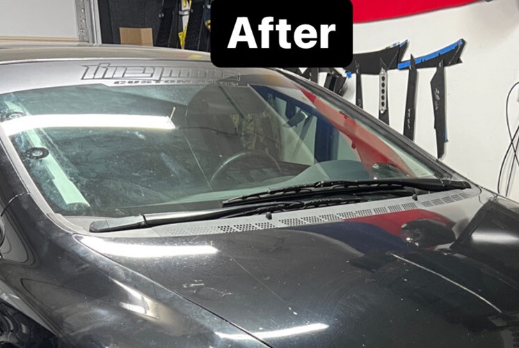 2006-2011 Honda Civic Sedan Rubber Front Window Clip Cover