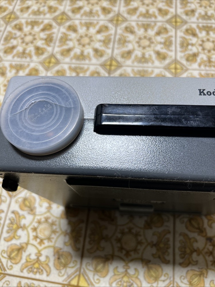RARE Kodak Carousel S Slide Projector Germany Version with Remote TESTED