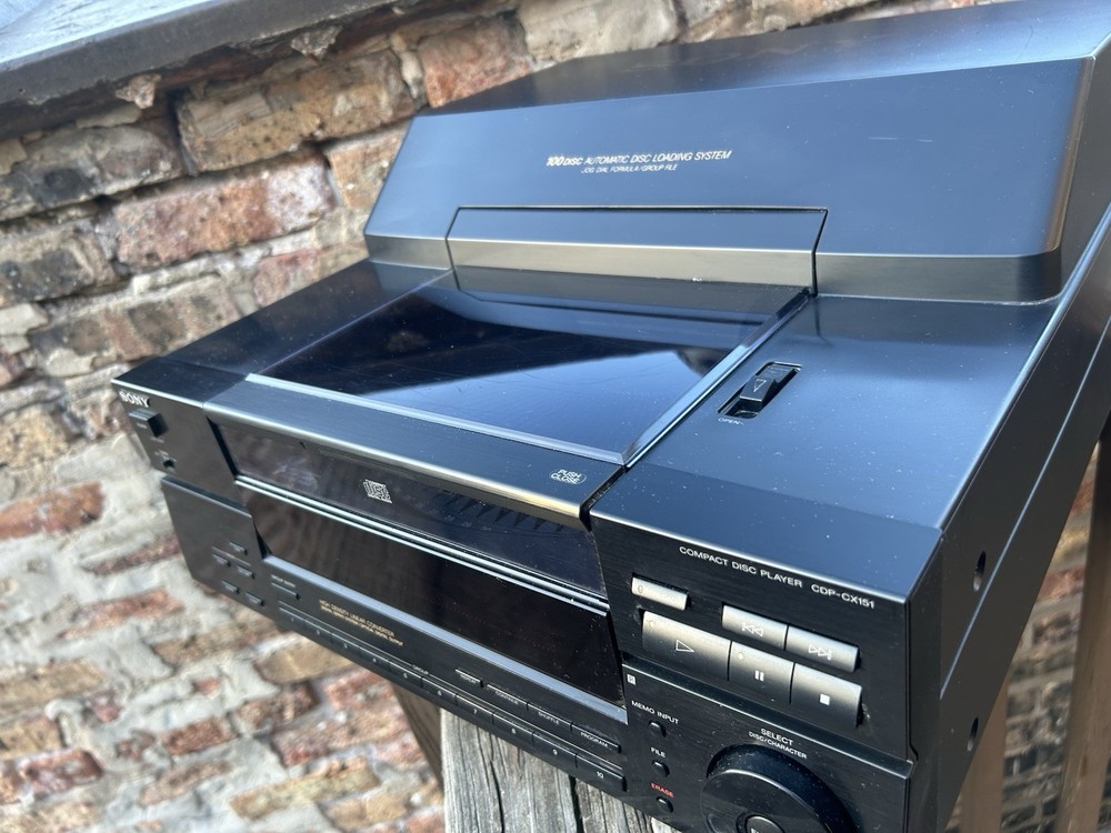 Sony 100 Disc CD Player Automatic Loading System CDP-CX151 Works Good. No Remote