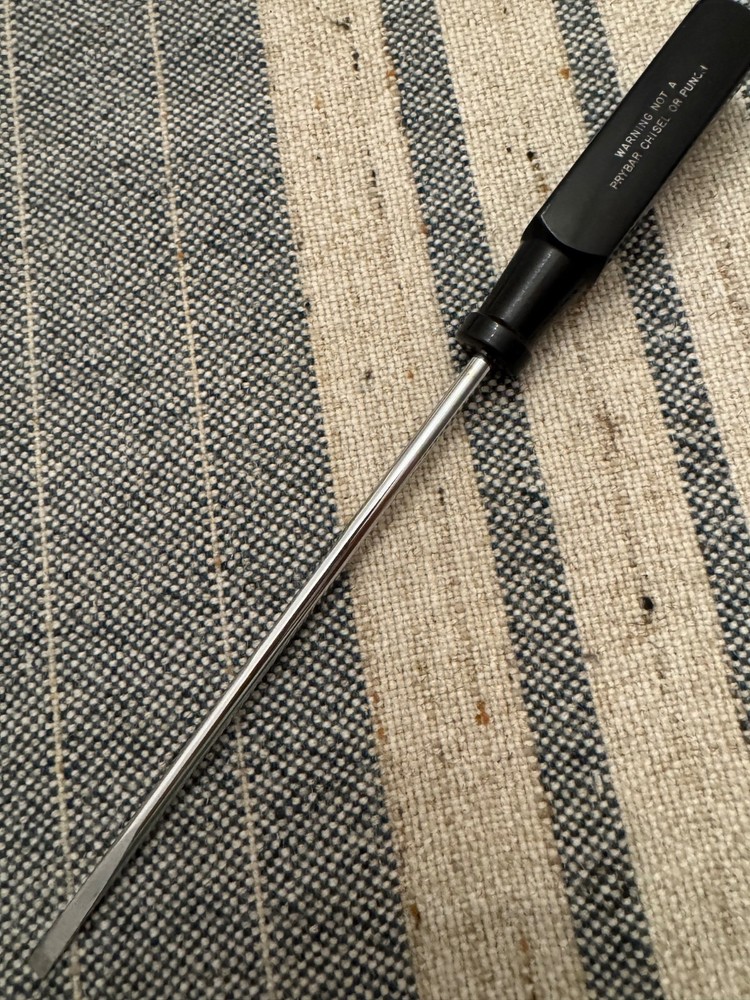 Snap-On SSDE46C Electronic Thin Blade Flat Screwdriver 1/8” Tip Clean