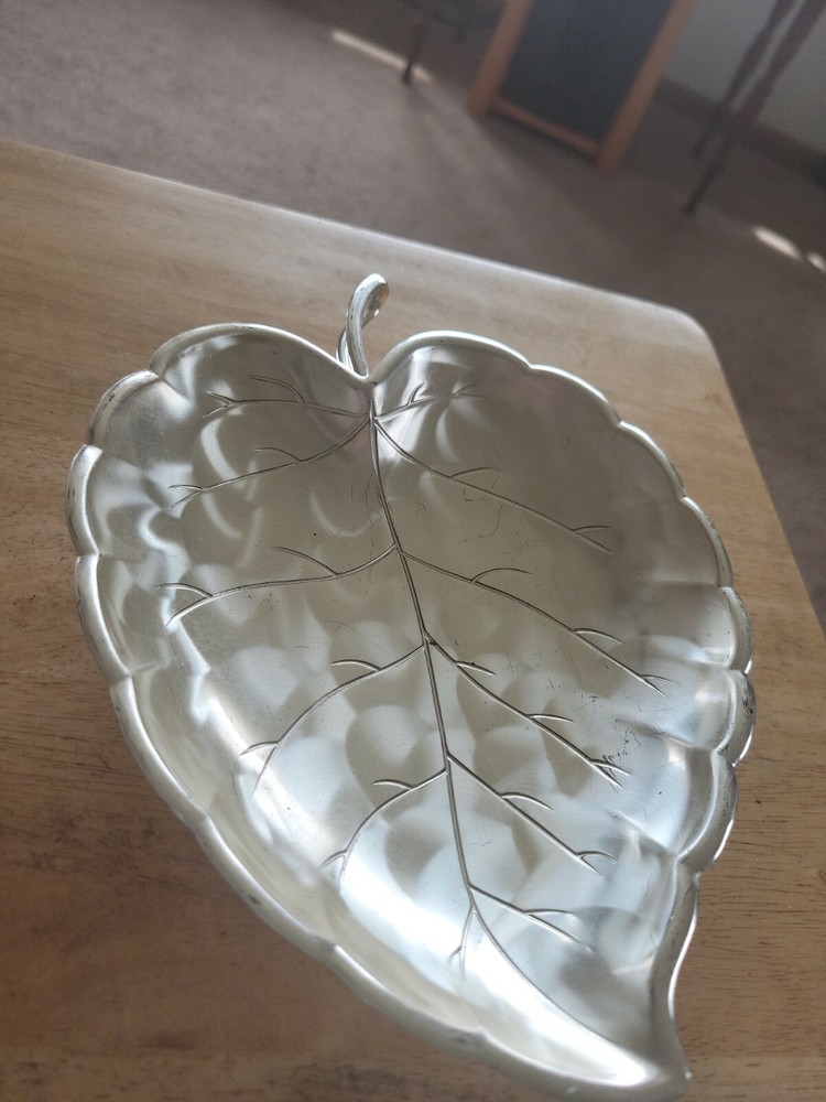 Vtg Pearlized Silverware Leaf Shaped Candy Nut Dish Unmarked 8 3/4"×6 1/2"