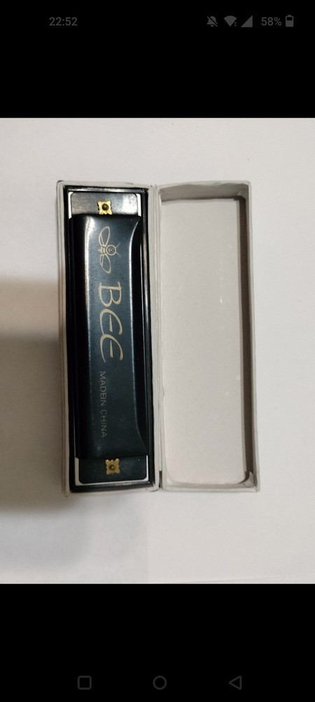LIP HARMONICA SMALL POCKET SIZE LIGHT WEIGHT COMFORTABLE NEW IN BOX.