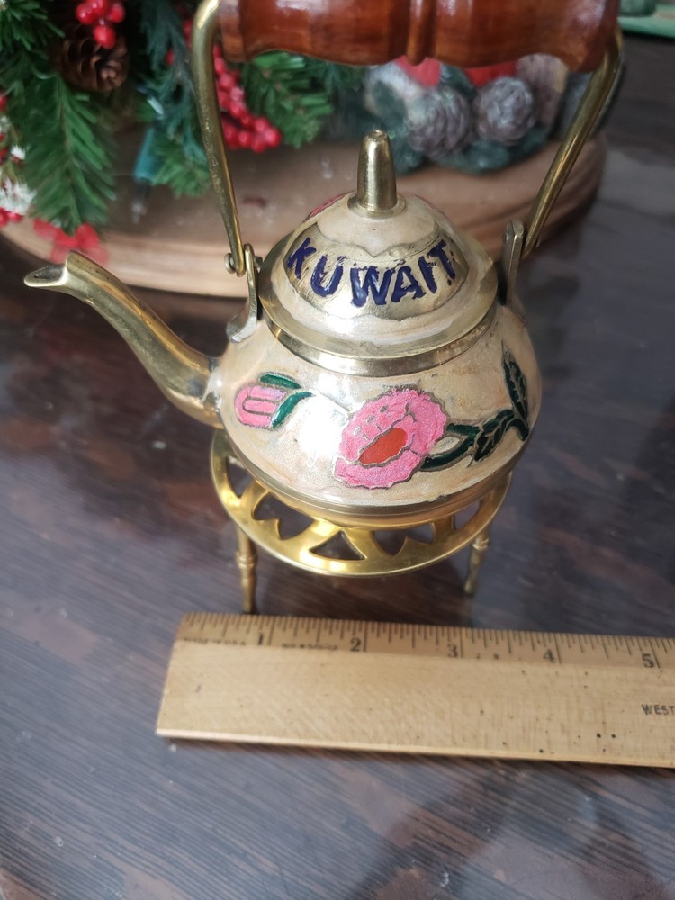 Decorative Kuwait Tea Pot With Stand