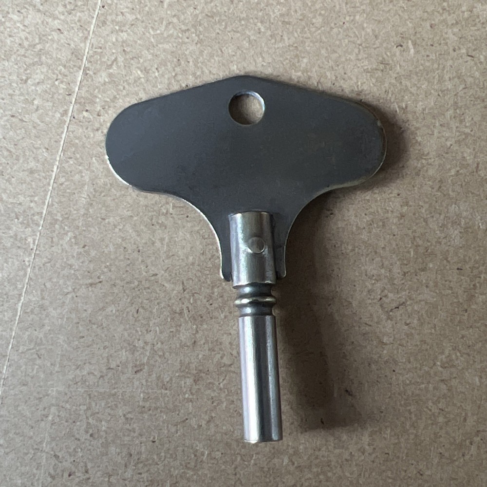 Vintage smiths Clock key for mantle clock - 3.75mm
