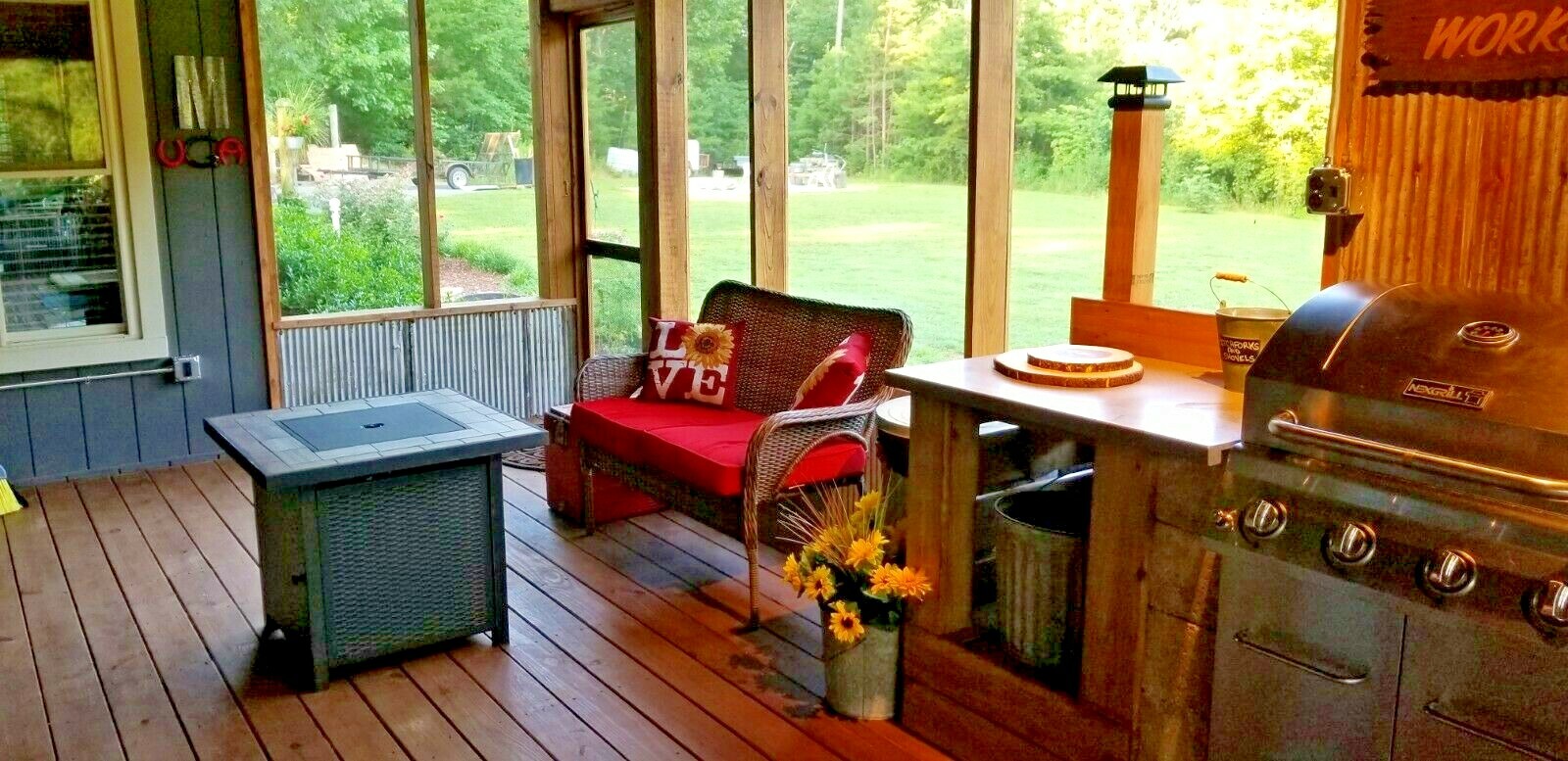 (30 sq.ft.) 5 pcs 3' x 2' MIX COLOR RECLAIMED CORRUGATED METAL BARN ROOFING TIN