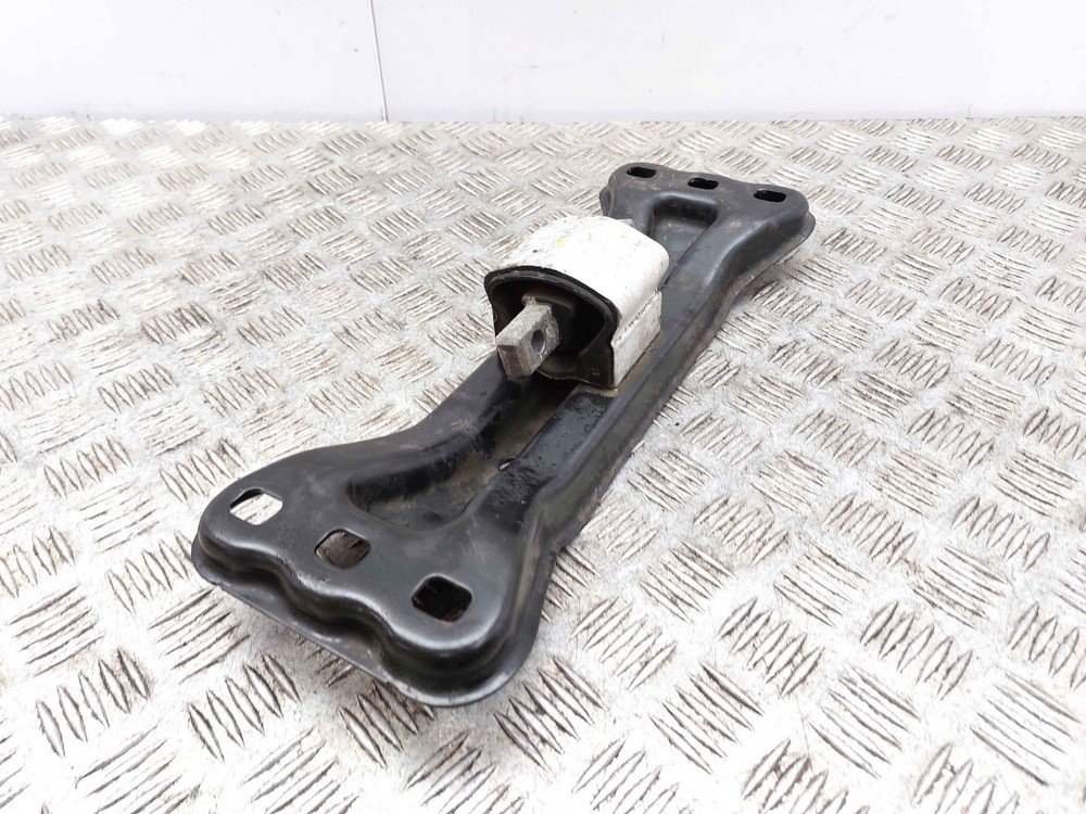 MERCEDES E CLASS C207 AUTOMATIC GEARBOX MOUNT BRACKET A2042422501 2014