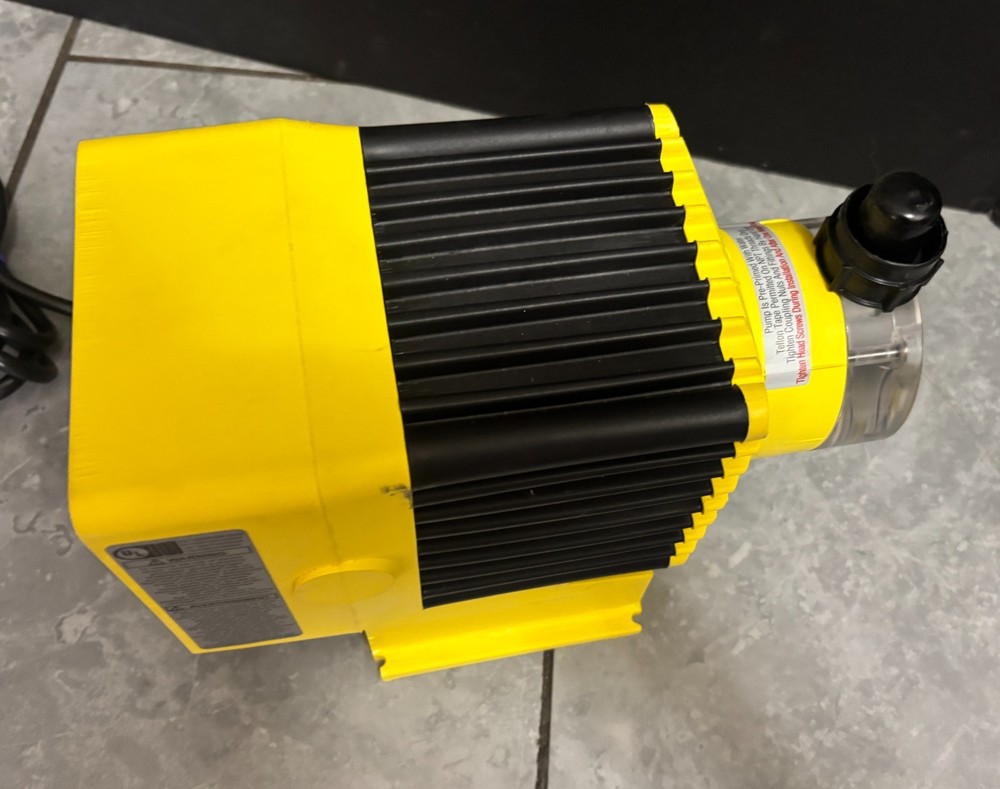 LMI Milton Roy Microprocessor Dosing Pump C921-469SI C921469SI + EXTRAS (read)