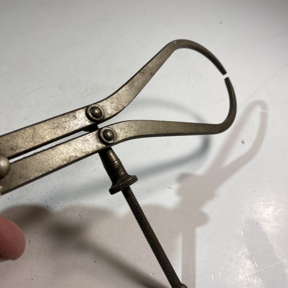 Unbranded 6.5” Yankee Spring-Type Outside Caliper, Solid Nut, Flat Leg, 0-6"