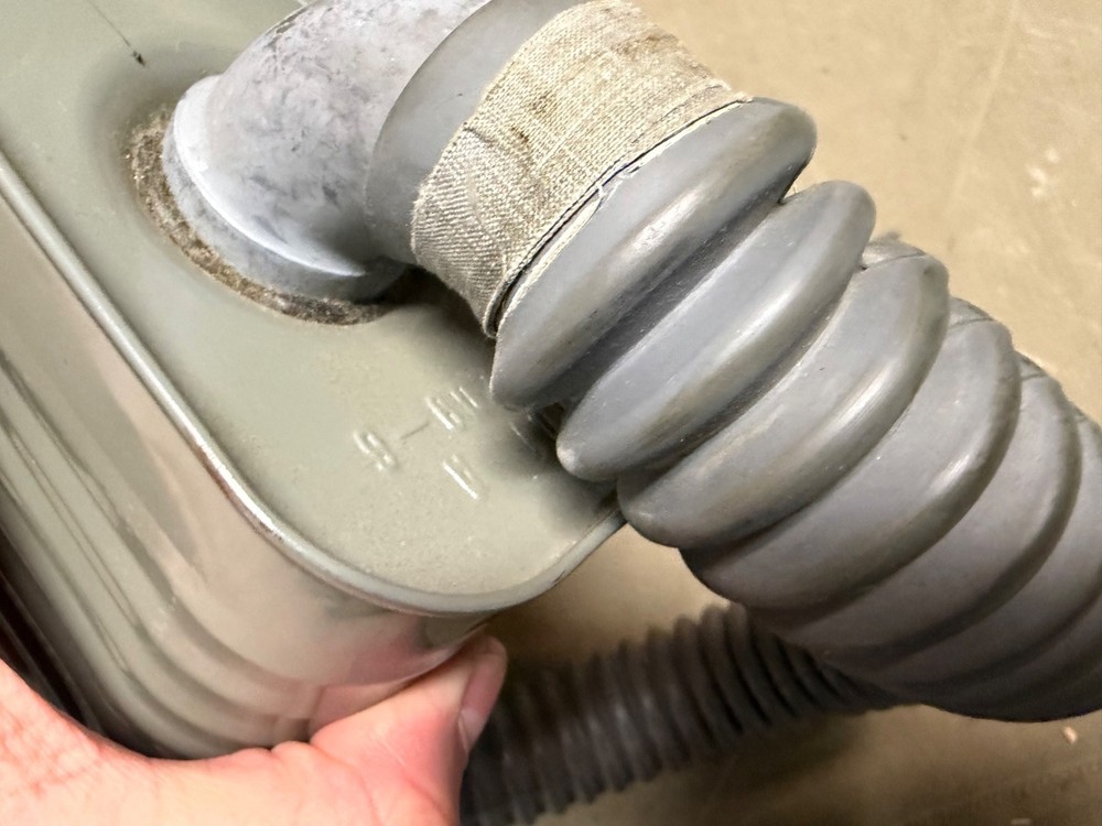 ORIGINAL WWII US ARMY INFANTRY M2A1 M1A9 GAS MAKS U & CANISTER