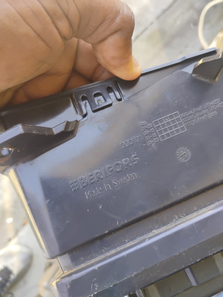 Volvo VNL Speedometer Instrument Cluste