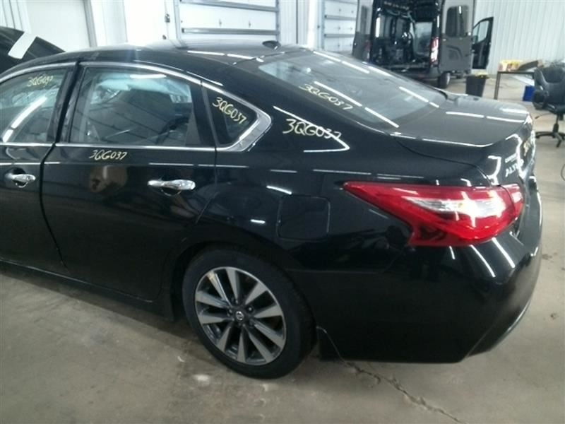 ALTIMA 2017 High Mounted Stop Light 104658355