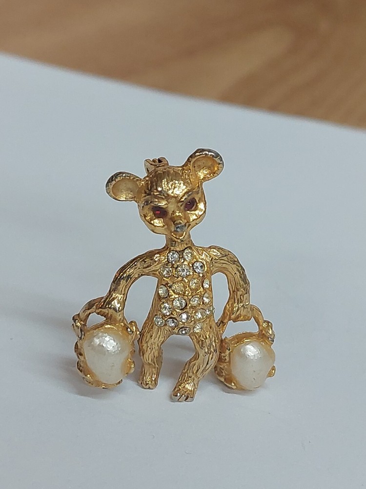 Vintage Mouse Pin Red Eyes And Rhinestones Gold Tone