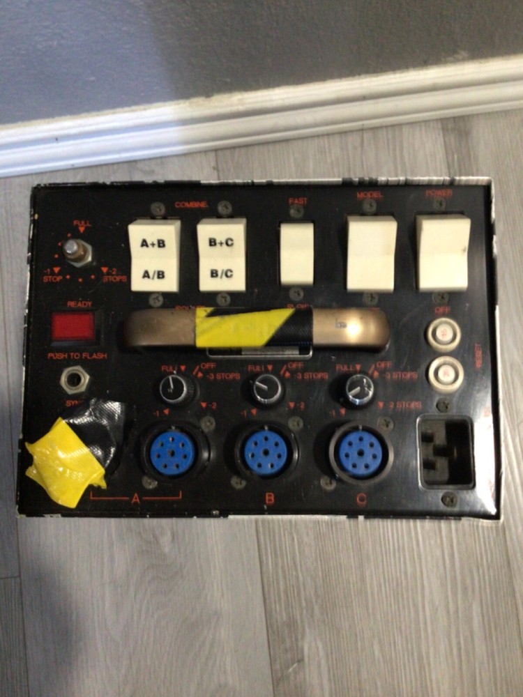 Speedotron 2405CX Black Line Studio Strobe Lighting Power Pack
