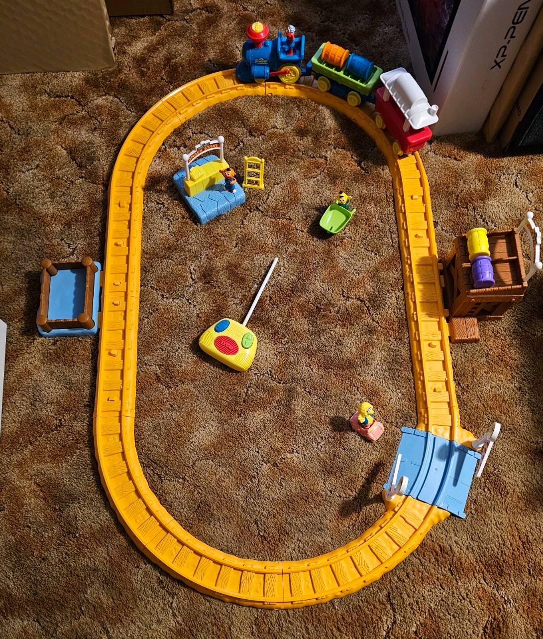 Sesame Street Elmo’s Radio Control Railroad 30 Piece Set