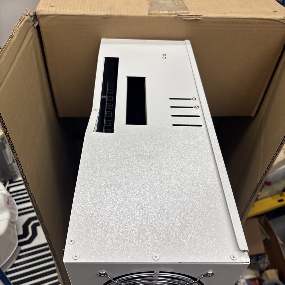 VTRETU Mining Rig Frame Open Metal Chassis for 8 GPUs Mining Rig Case White