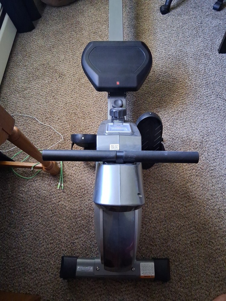 Sunny Rowing Exercise Machine Adjustable Magnetic Resistance LCD Stat Screen