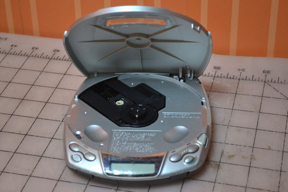 Sony Discman ESP2 D-E200 CD player Digital Mgea Bass Untested