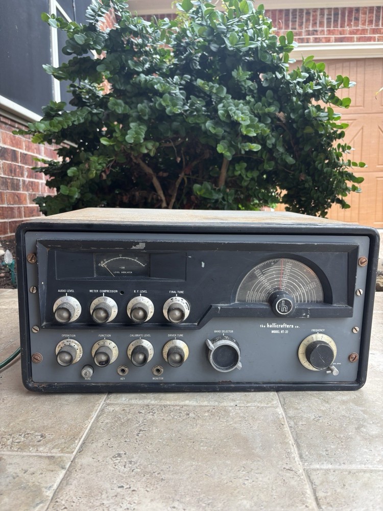 ⭐️Vintage Hallicrafters Ham Radio Transmitter⭐️Model HT-32A⭐️Untested⭐️