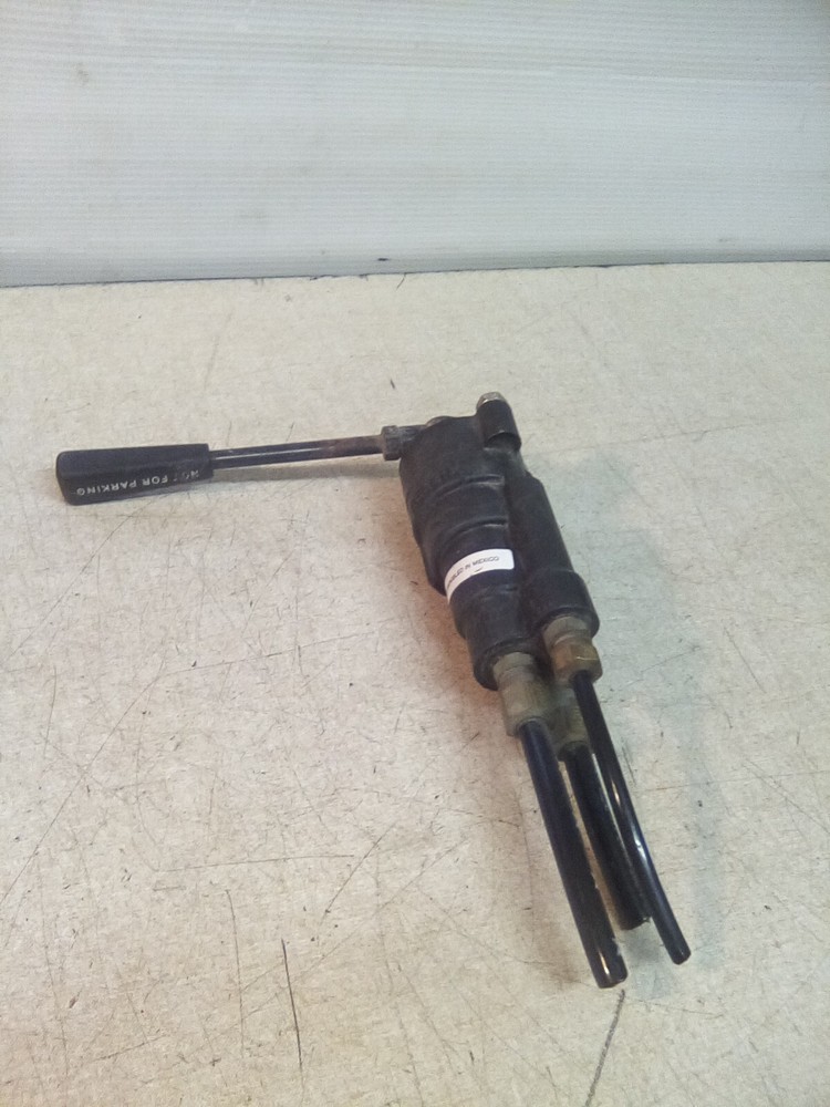 1998 Mack Bendix T-294095-A Trailer Brake Valve