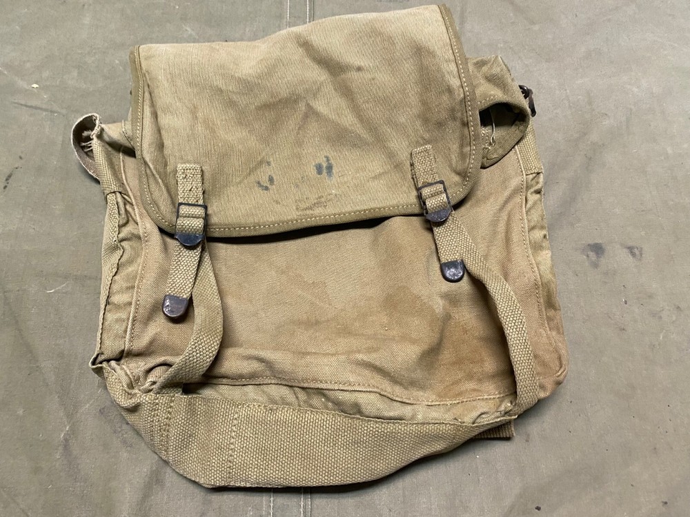 ORIGINAL WWII US USMC MARINE P1941 OFFICER MUSETTE CARRY BAG-BOYT, 1943
